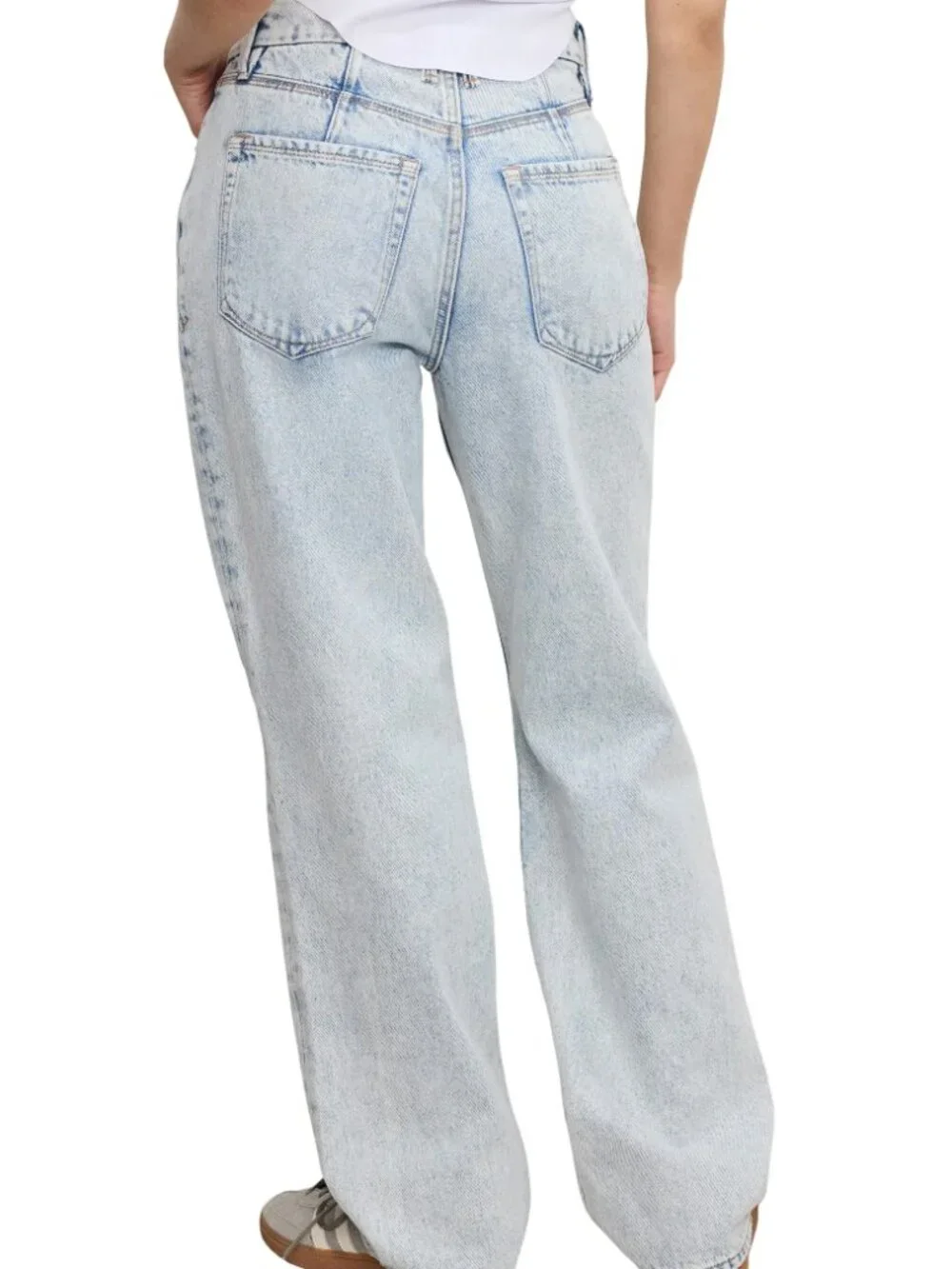 GOOD AMERICAN Good 'Petite 90s Ripped Straight Leg Jeans in Blue